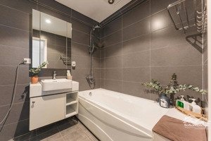 chuyển công tác bán gấp suất cán bộ 2pn tầng 19 hướng mát, giá cam kết rẻ hơn thị trường 280 triệu