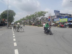 nhà 76m2 thổ cư khu trần não, dân trí cao, hơn 9 tỷ