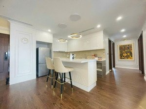 cần bán nhanh ch 2pn 2vs 73.2m2. nhà full đồ. sẵn khách thuê. sổ lâu dài. giá 8,x tỷ. có slot oto