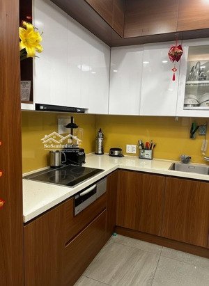 nhà trung tâm q10 cmt8 p15, xe hơi vào nhà, 3 tầng, dt 54m