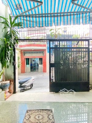 cách mạng tháng tám - đẹp khác biệt với khu vực - 64m2 - 4 tầng - chỉ 9.15 tỷ