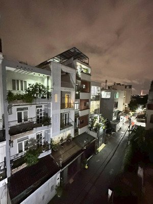 nhà nguyễn văn dung. p6. hxt 7m nhựa thông, nhà 1tr 3 lầu, dt 4x20= cn 70m2. gần bờ kè. giá 8,6 tỷ