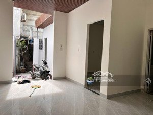 nhà mới hoàn thiện - gần chợ đồn - trạm y tế bửu hòa - cách đường bùi hữu nghĩa chỉ 150m