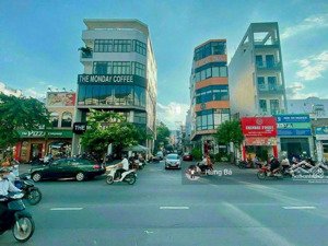 bán gấp tòa nhà góc 2 mặt tiền phan huy ích. dt: 15 x 28m - hầm 7 tầng - hđt: 180 triệu. giá 50 tỷ