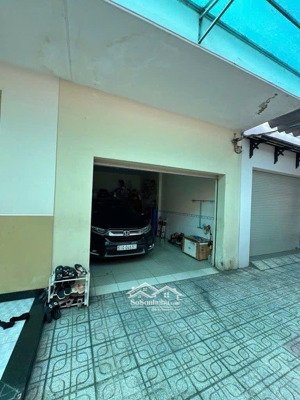 giáp bình thạnh hẻm lê lai 51m2 , ngang 4 dài 13 1 triệt 1 lầu, sân thượng, 5đ1.xe hơi ngủ nhà