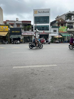 bán nhà mđ khu vực hồ sen, vị trí đẹp 180m2, mặt tiền 8m, khai thác dòng tiền tốt. lh 