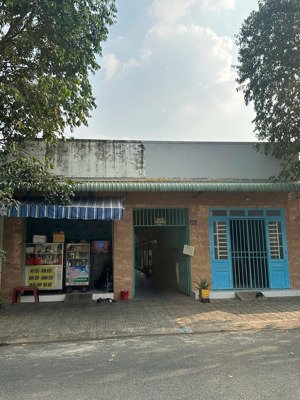 dãy trọ 150m2, 850tr, sổ hồng riêng tại đường d11, lai uyên, bàu bàng thu nhập 10tr/ tháng.