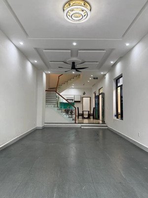 thanh lý nhanh nhà ở đường d13, p. mỹ phước, bến cát cách kcn mỹ phước 2 300m chỉ 900 triệu, shr.