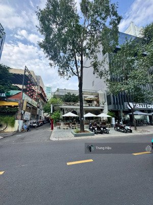 hàng hiếm 3 mt phạm ngọc thạch, quận 3. dt 10x37m - 2 tầng - hđt 400 triệu - giá 185 tỷ