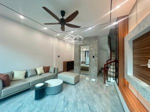 chủ cắt lỗ! nhà mới vũ ngọc phan, 6 tầng, thang máy, ngõ nông rộng thoáng, dân trí cao