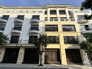 rẻ nhất san hô: 48m² chỉ 7,7 tỷ. chiết khấu cực lớn tới 31%, sát biển tạo sóng, chung cư.