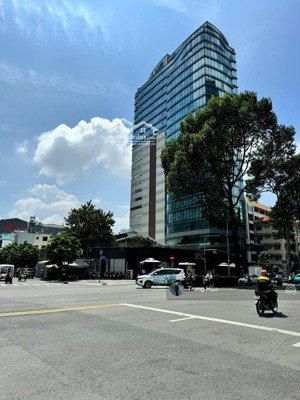 siêu hiếm bán nhà 1.000m2 mặt tiền trần hưng đạo quận 1. gpxd 2 hầm - 15 tầng - giá 300 tỷ