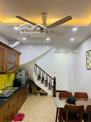 cho thuê nhà láng hạ- đống đa: dt 65m² x 3 tầng, 3pn, full nội thất ở gia đình. giá cho thuê 15,5tr