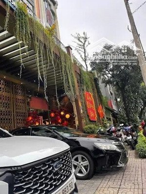 siêu phẩm kim cương - mặt tiền nguyễn thị diệu- q.3 - dt: 21m x 34m- cn:700m2 - hd:360 tr- 410 tỷ