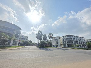 bán lô đất 102m, một sẹc đường bưng ông thoàn giá 70 triệu/m2