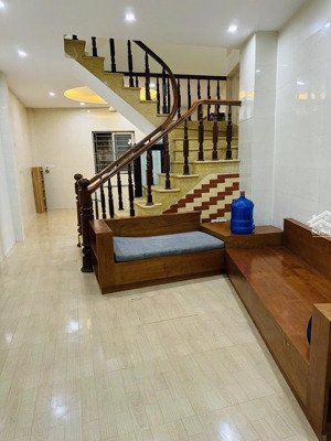 nhà mặt ngõ thông 51m2/ 5 ngủ / sổ đỏ 7,58 tỷ bán nhanh