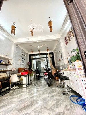 nhà 6 tầng mt có thang máy đ.trương thị hoa, p.tth, q12, dt 74,8m2 (4,3mx17m).đường 12m, 10,5tỷ