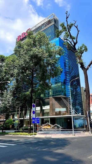 bán tòa nhà góc 2 mặt tiền nguyễn văn thủ - dt: 27 x 27m - hầm + 7 tầng - giá bán: 300 tỷ tl