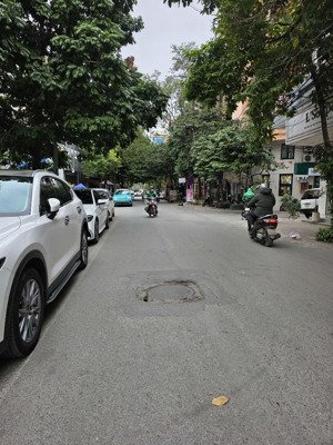 bán gấp nhàchùa láng,50m2, 5 tầng, ô tô tránh, kd đỉnh, vỉa hè rộng, 25 tỷ