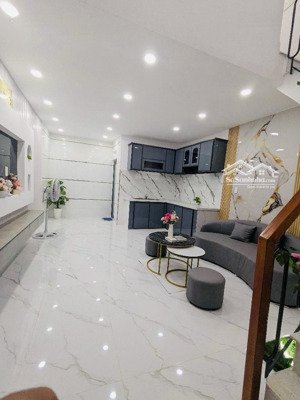 nhà mới đẹp ngay quang trung gò vấp, kế bên emart, full nội thất chỉ 3đ65