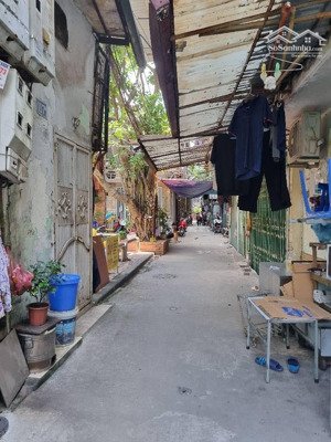 chính chủ gửi bán nhà tập thể tầng 1 chưa qua sàn sổ đỏ cc. giá đầu tư !