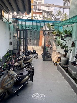 hiếm - nhà mới 3 tầng - ql 13, vạn phúc city 104m2 hơn 8 tỷ