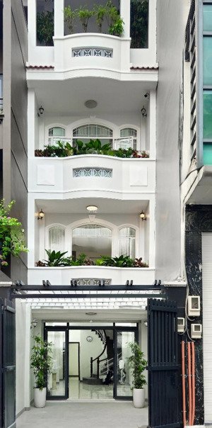 siêu vị trí ! hoa sữa,p,7 q,phú nhuận-dt:3,2 x 7m -4 tầng 3 pn 4 wc nội thất đầy đủ,chỉ 7,9 tỷ tl!