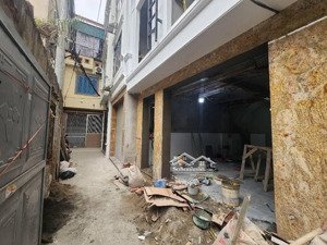 tòa nhà cho thuê 18 phòng 8 tầng thang máy pccc đầy đủ