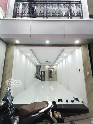 cần bán gấp nhà đẹp tại cầu đơ,hà đông giá hơn 12 tỷ