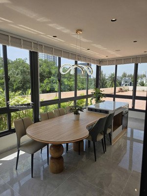 cần bán gấp căn hộ sân terrace sky3, phú mỹ hưng, q7, 98m + 500m sân chung, 9ty8, nhà đẹp lung linh