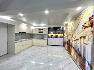 chính chủ bán căn nhà ngõ chợ hàng. dt 50,1m2