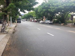 *** bán lô đất sát lô góc mt hồ hán thương - sơn trà.