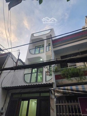 6tỉ400 tlnhà bán hxh âu dương lân p3 q8 - dt : 3,3m x 10,5m ( nở hậu 4m )