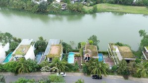 biệt thự lx 300m2 mặt hồ flamingo đại lải ở cực ít đồ mới tinh sổ lâu dài giá 2x tỷ.lh 