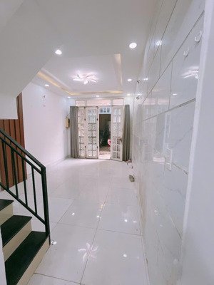 nhà ngon quận 8 - mặt tiền tạ quang bửu vào 2 căn - 3 tầng - nhỉnh 3 t.ỷ