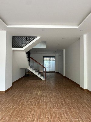 bán nhà 4 tầng-mặt tiền đường thái nguyên tttp nha trang- 65m ngang 4m - giá chỉ 11tỷ500