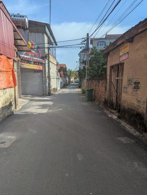 cần bán 50m sen hồ lệ chi, mặt tiền rộng ô tô 7 chỗ vào đất giá 3 tỷ