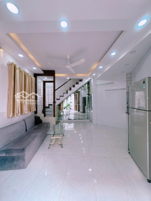 bán nhà ngay trần bình trọng cách hẻm xe hơi vài căn 4 tầng btct 3 pn giá 4.85 tỷ tl