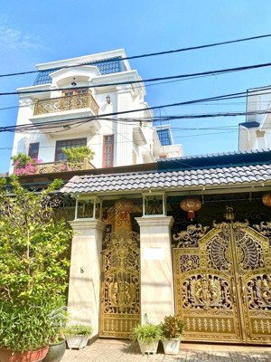 bán biệt thự 3 tầng, tặng 16 phòng trọ, đường 12m, dt 245m2 (12x21m), linh trung, 25 tỷ