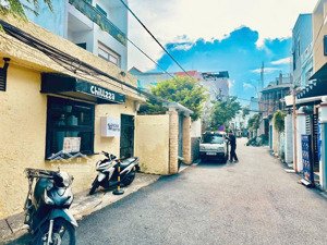 bán lô đất đượng nhựa 5.5m mai thúc lân , diện tích : 131m2 ngang 6.6m sát biển . giá 18.x tỷ