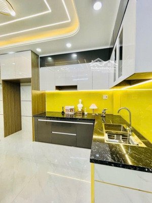 khu tên lửa 60 m 5 tầng 5 pn 6 wc 7 tỏi hơn tl hẻm 2 tránh nhau nhà mới đẹp dọn đón