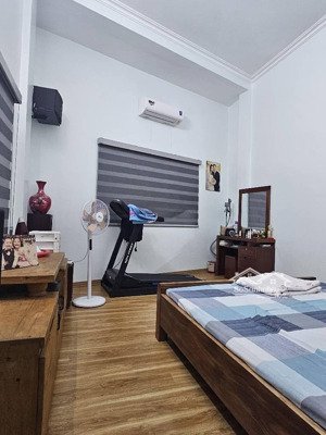 hoàng hoa thám - tây hồ - lô góc - ngõ thông - 32m2 - 8 tỷ
