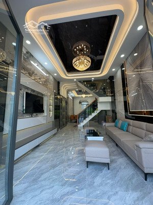 nhà phối mới 3 lầu, hẻm 8m nguyễn ảnh thủ có gara ô tô, full nội thất