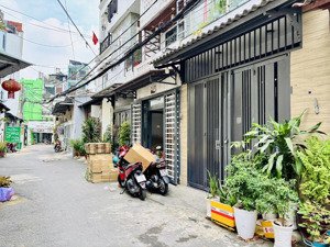 đường 5m - xe hơi tới cửa - 51m2 - 3 ngủ - ngay emart phan huy ích - 5,5 tỷ