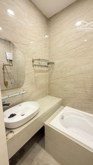 nhà đẹp quận tân bình lạc long quân, hẽm xe hơi 8m, 42m2, 2 tầng, nhỉnh 4.7 tỷ tl