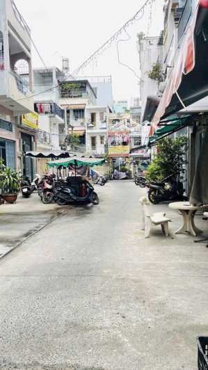 nguyễn đình chiểu - quận 3 - ngay chợ bàn cờ - hẻm trước nhà 10m - 5 tầng - 5pn - 4wc - 36m2