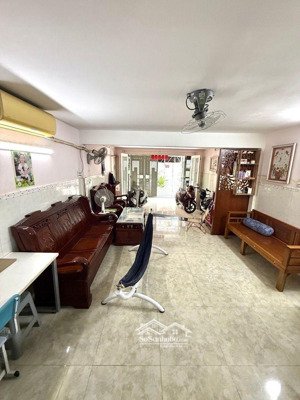 nhà 3 tầng quận 6 - gần vòng xoay phú lâm, hẻm 6m, ngang 4,3x15m, chỉ 6.x tỷ
