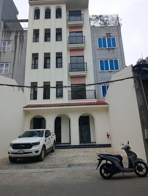 siêu phẩm - hoàng quốc việt - cầu giấy. oto tải tránh, thang máy, kd. 84m, 8t, mt 7.7m, 39 tỷ