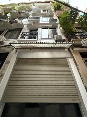 siêu hiếm ngõ quận uỷ cầu giấy nhà 5 tầng đẹp ở ngay an sinh đỉnh dân trí cao