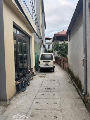 bán nhà dân xây kiên cố 3 tầng 1 tum ở vân canh 3 phòng ngủ ngõ ô tô